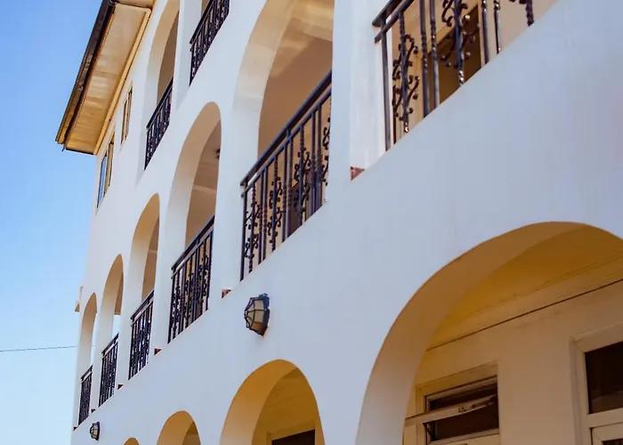 Kunta Kinte Hotel Akkra