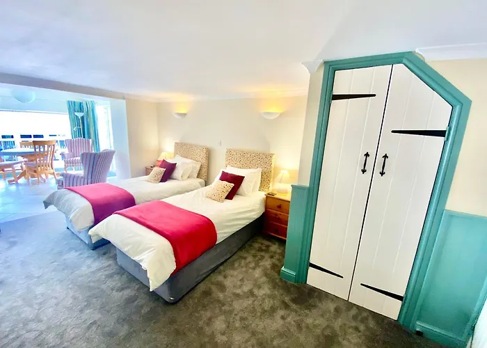 Lynwood House Bed And Breakfast