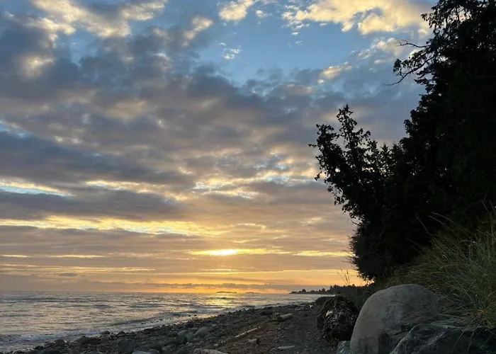 Oceanside Manor - Golf Course View Bed & Breakfast Qualicum Beach