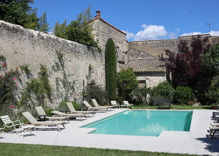 Bed and Breakfast Les Jardins De La Livrée à Villeneuve-lès-Avignon