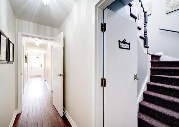 Butterfly Manor Bed & Breakfast Niagara Falls