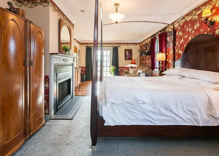 The Reynolds Mansion