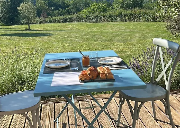 Le Petit Caviste - Chambres D'hôtes&Suites