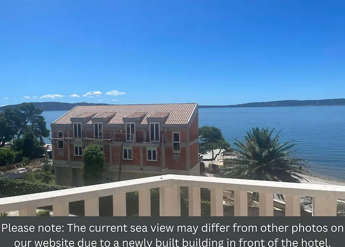 Hotel Riva Kastela With Swimming Pool