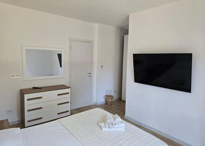 Guest House Tra Rocce E Mare La Maddalena 