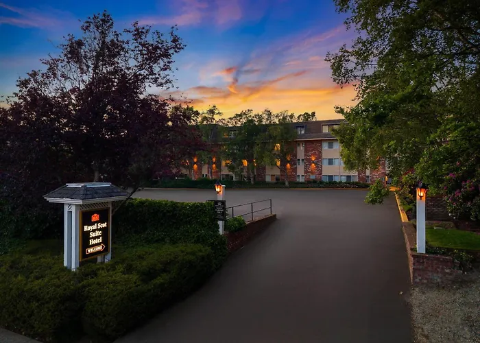 Royal Scot Hotel & Suites