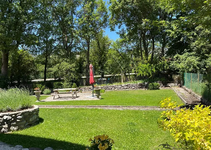 Maison Castellane Chambre d'Hotes B&B