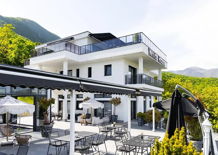 White House Radac Peja Bed and Breakfast