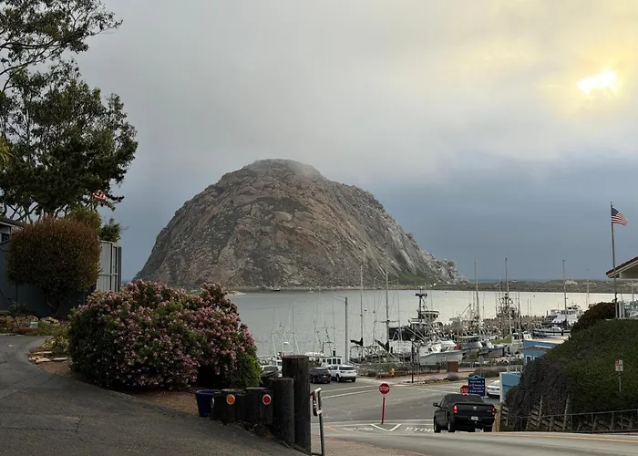 Rockview Inn And Suites