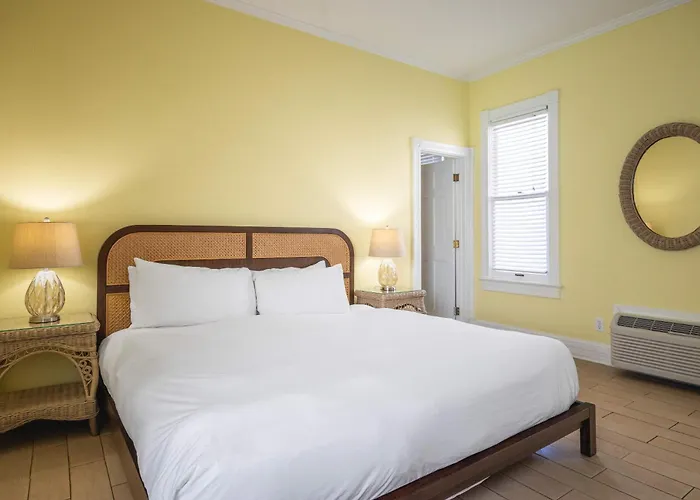 Curry Mansion Inn