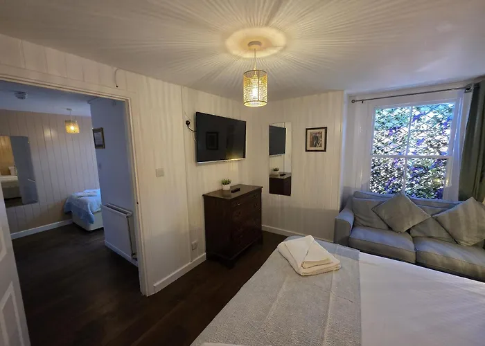 The Wheatsheaf Hotel Newport 