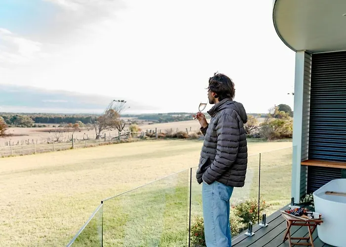 The Nest Luxury Stay Couples Accommodation W Private Bath Tub On The Deck, Sky Views, Disability Suitable Breakfast Hamper On Arrival