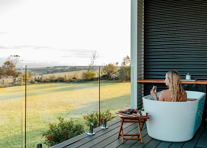 The Nest Luxury Stay Couples Accommodation W Private Bath Tub On The Deck, Sky Views, Disability Suitable Breakfast Hamper On Arrival