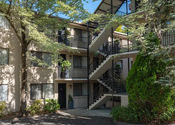 Grosvenor Court Apartments