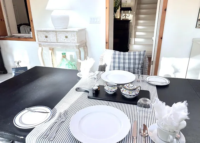Plantation House Bed & Breakfast