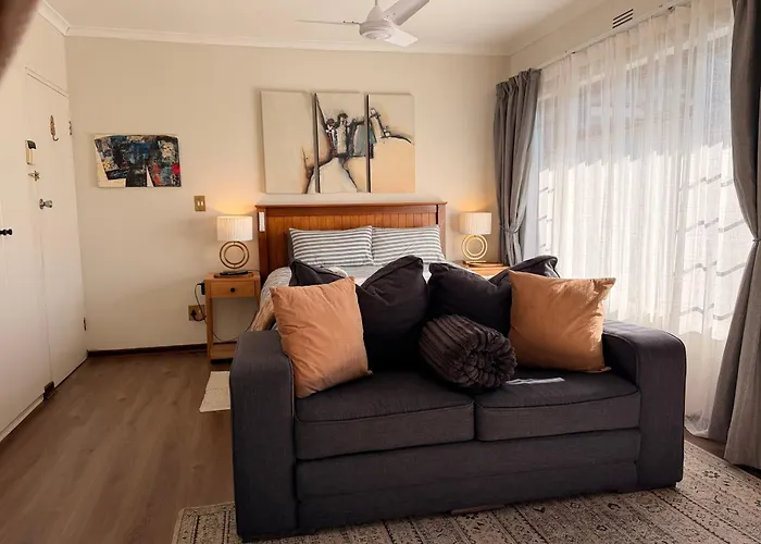 Dolphin Circle Bed And Breakfast