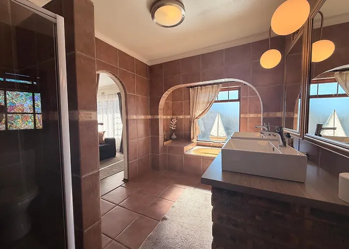 Dolphin Circle Bed And Breakfast