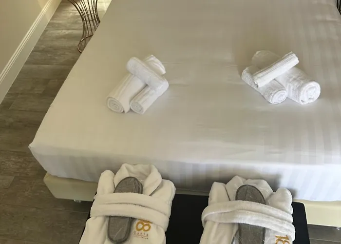 18 Dante Luxury Suites