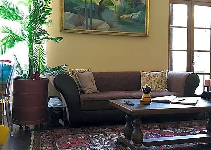 Victorian Lodge