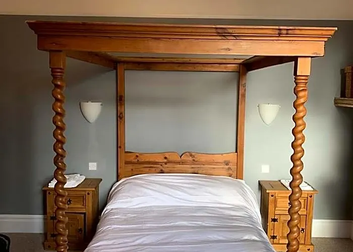 Lansdown House Bed & Breakfast