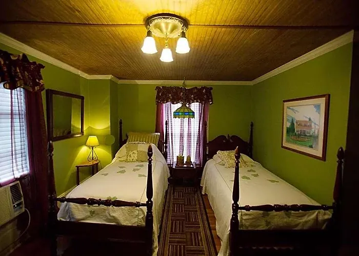 Bees B & B Mount Airy