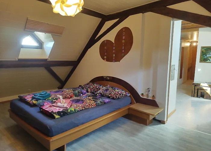 BnB LES OISEAUX, chez Lidia, 26m2 à 44m2, 2ème étage