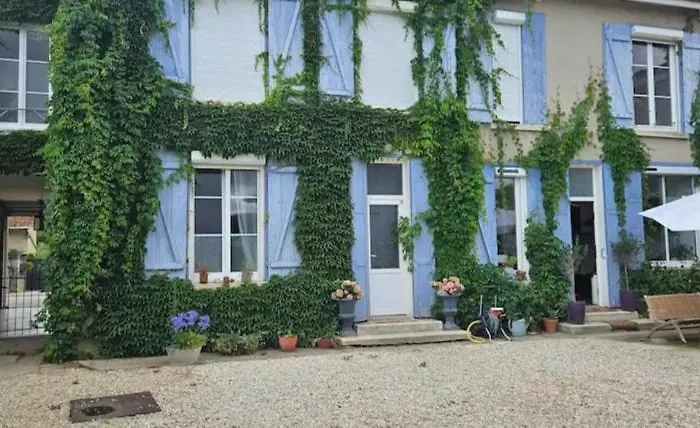 Bed and Breakfast Chez Mary à Larzicourt