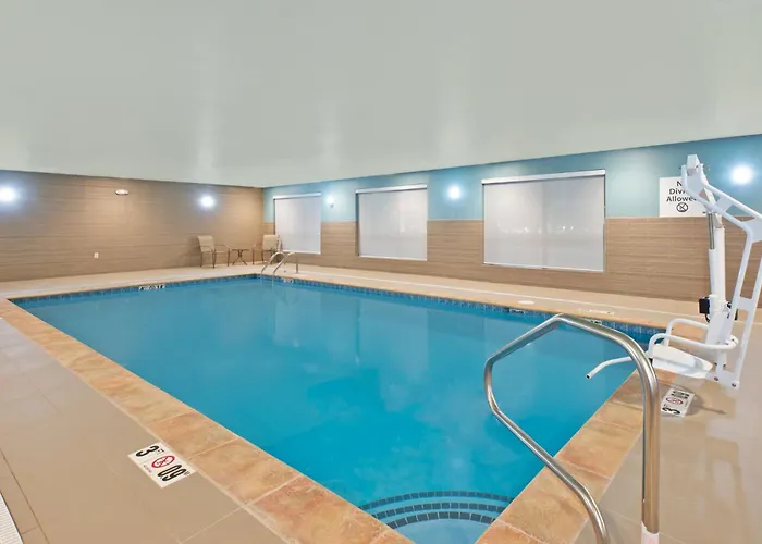Holiday Inn Express & Suites Uniontown By Ihg