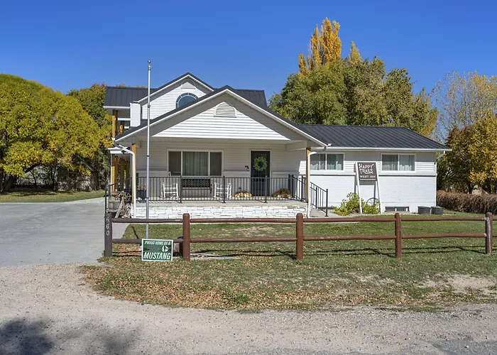 Happy Trails West Inn