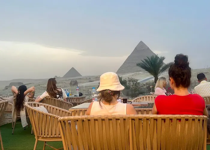 Seven Pyramids View Inn - Rooftop Breakfast