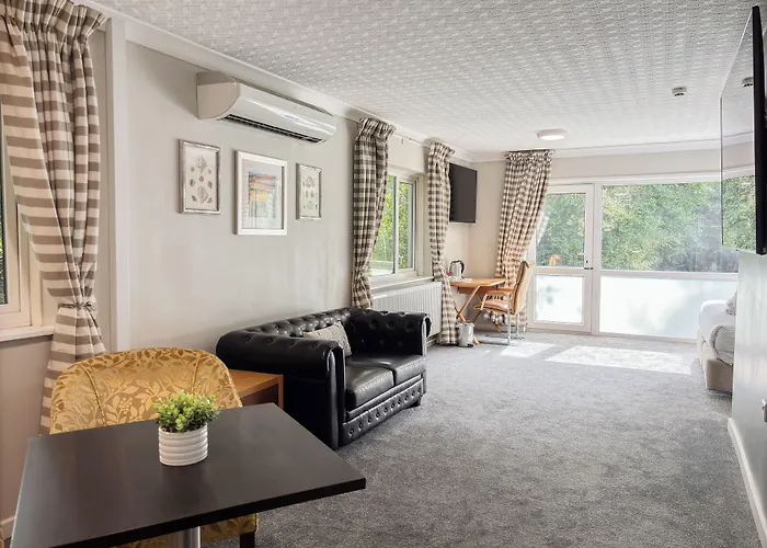 Ivy Bush Royal Hotel By Compass Hospitality