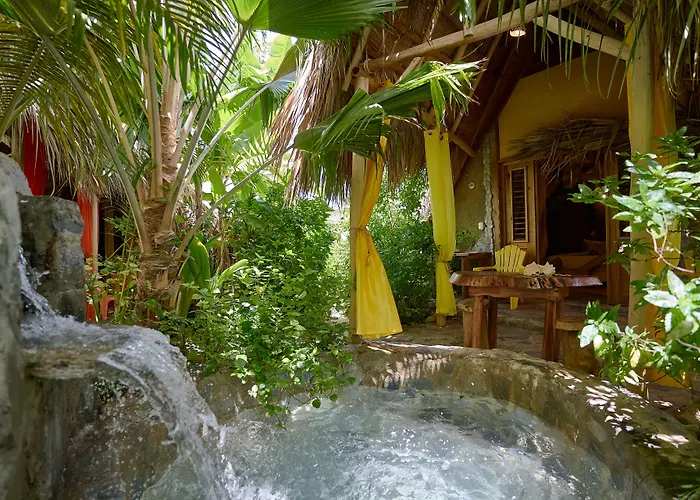 Chalet Tropical Hotel & Pool Bar Restaurant