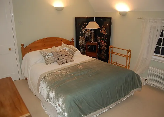Pickwick House Bed & Breakfast Stoke by Clare