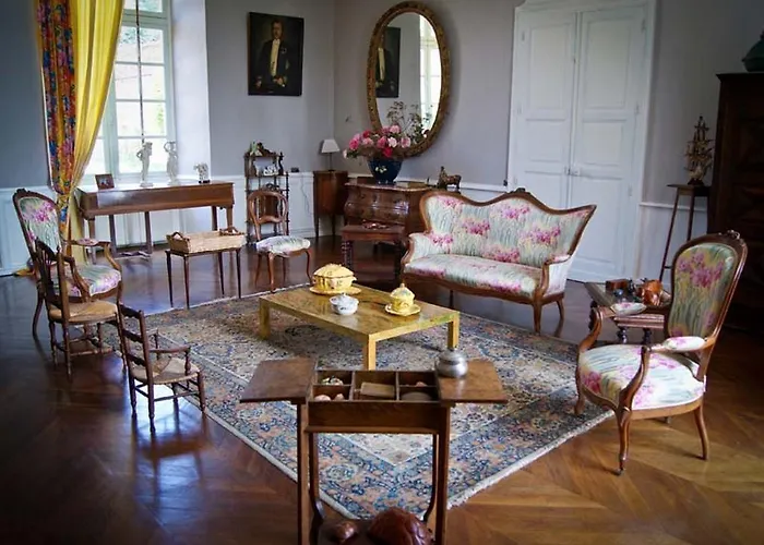 Chateau Des Varennes Bed and Breakfast Labastide-Beauvoir