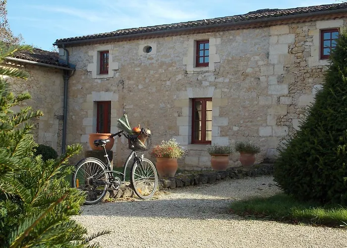 Chateau De Castelneau