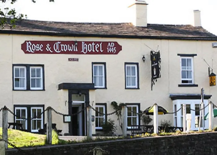 Oyo Rose & Crown Hotel