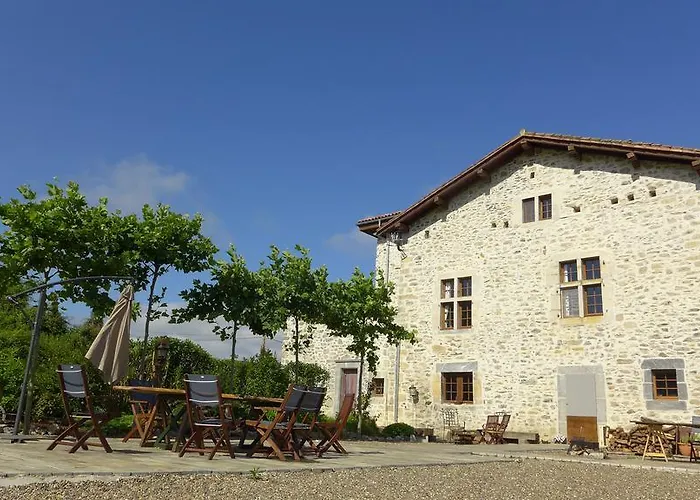 Les Fous Du Village Saint-Esteben