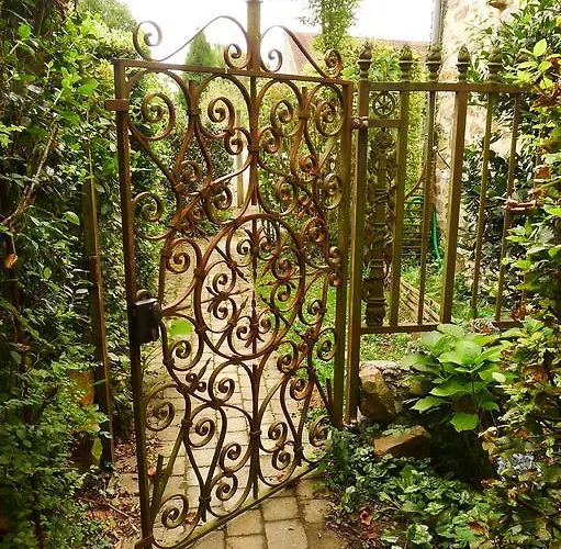 La Cage Aux Oiseaux