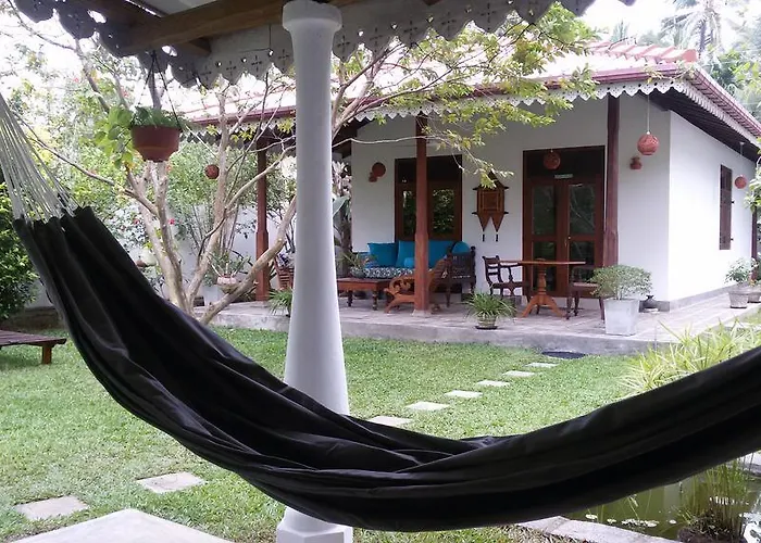 Lilly House Bed & Breakfast Unawatuna