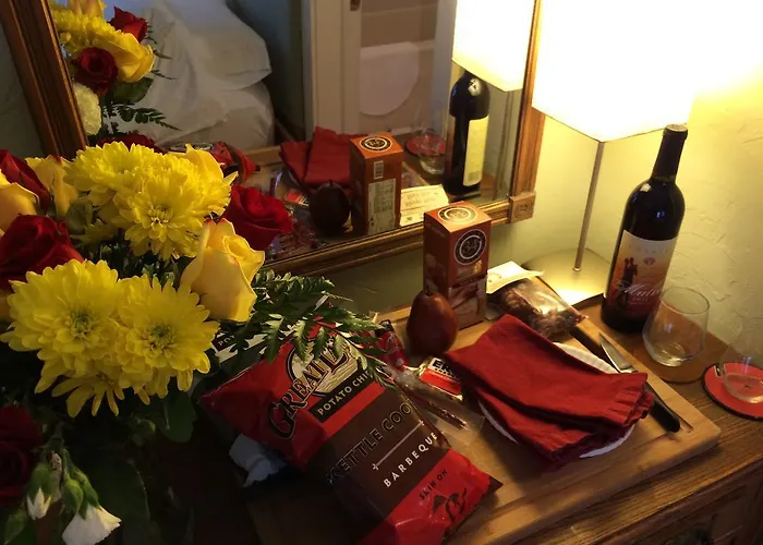 Aberdeen Stone Cottage B&B Traverse City