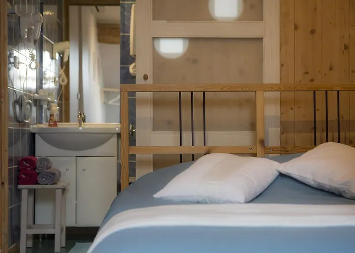 Chambres d'Hôtes Pom' Paille Pupillin