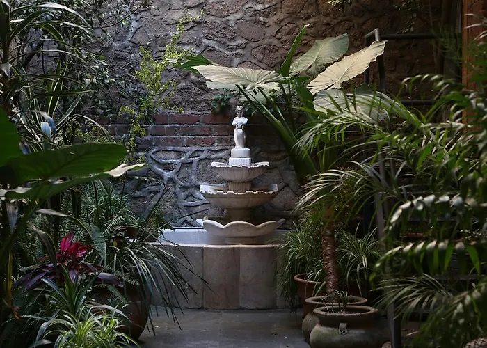 El Patio 77