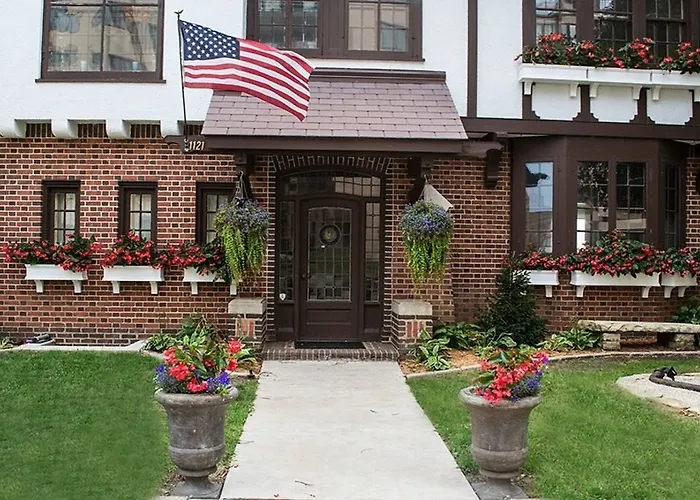 Lochnaiar Inn Racine