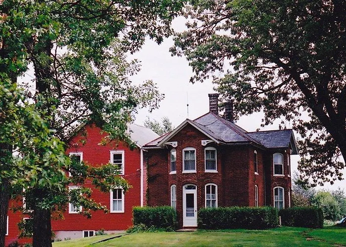 Strawberry Farm B And B Muscatine