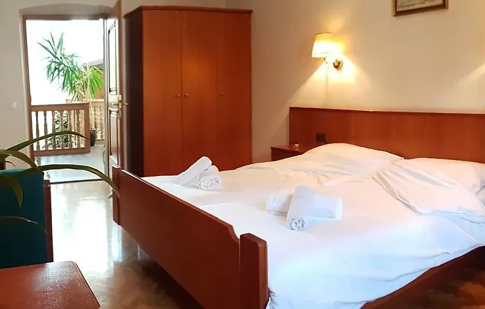 Bed and Breakfast Weisses Roessl Appiano Sulla Strada Del Vino
