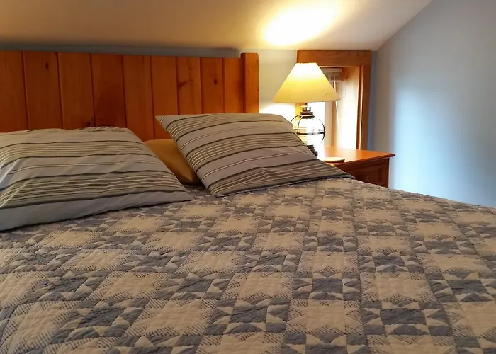 Mariaville Lake B & B Pattersonville