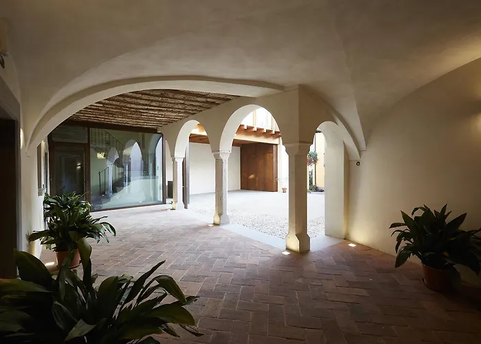Bed and Breakfast Palazzo Eleonora Monasterolo del Castello