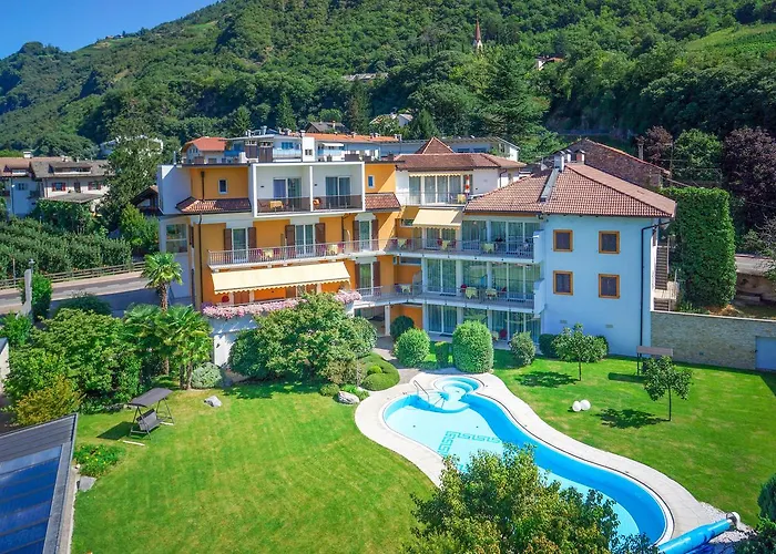 Hotel Garni Guenther Postal / Burgstall