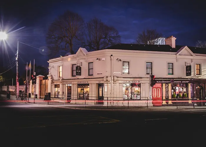 Jbs Bar & Guest Accommodation