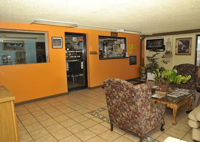 Hwy Express Inn & Suites